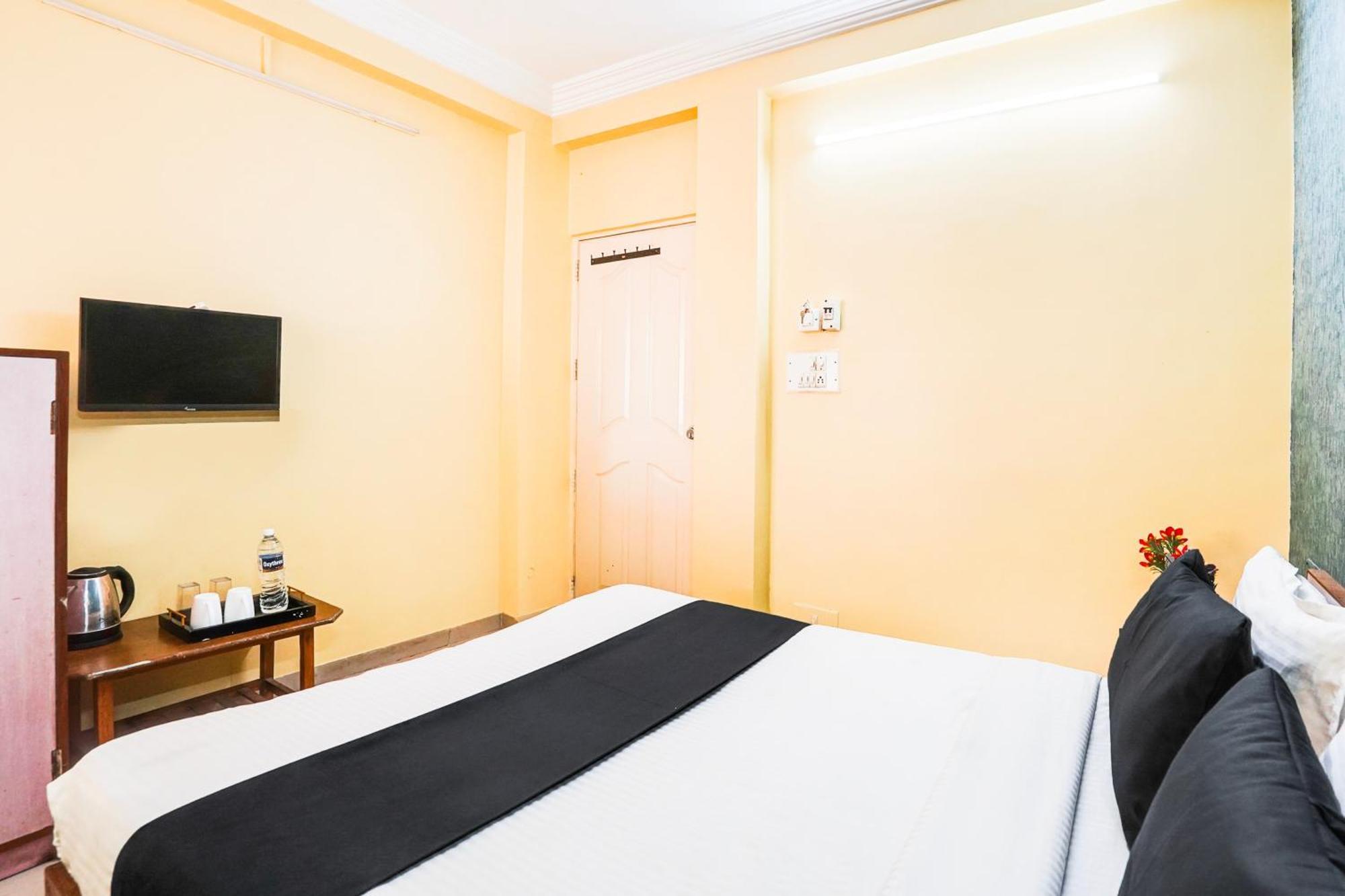 Hotel O Vibrant Residency Ahmedabad Exterior photo