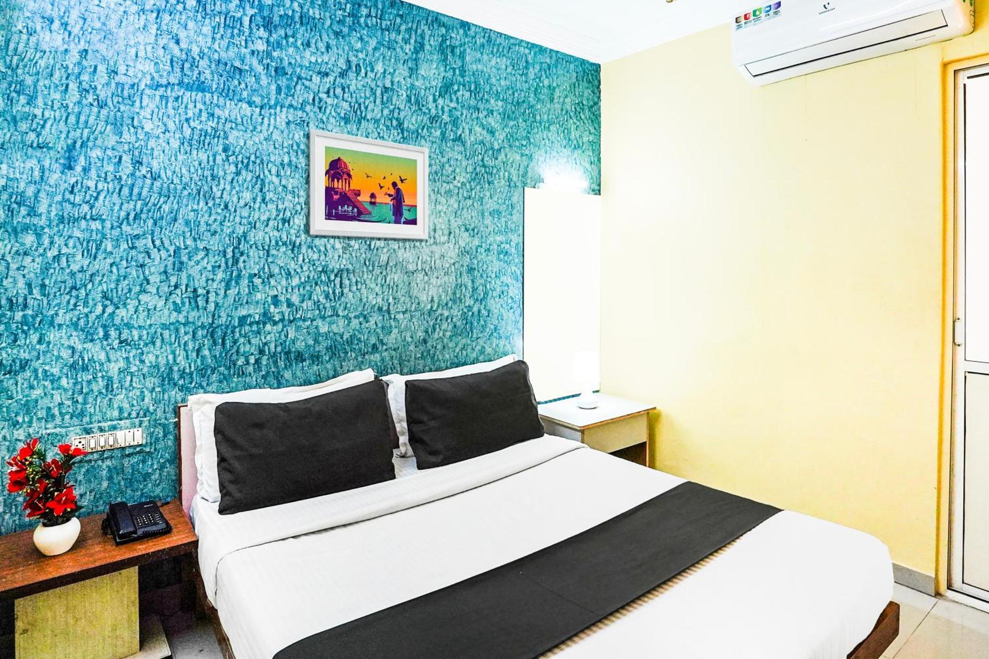 Hotel O Vibrant Residency Ahmedabad Exterior photo