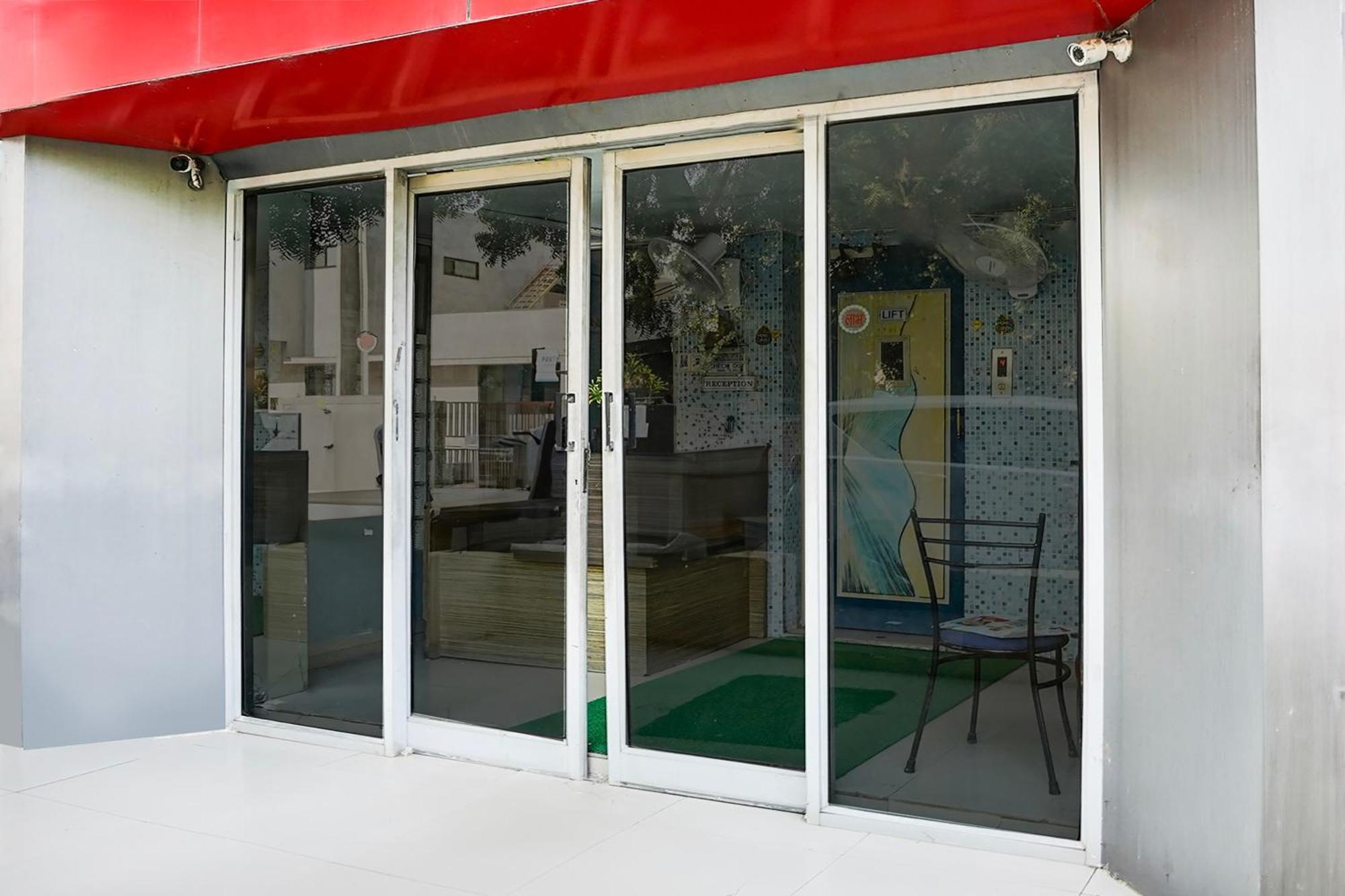 Hotel O Vibrant Residency Ahmedabad Exterior photo