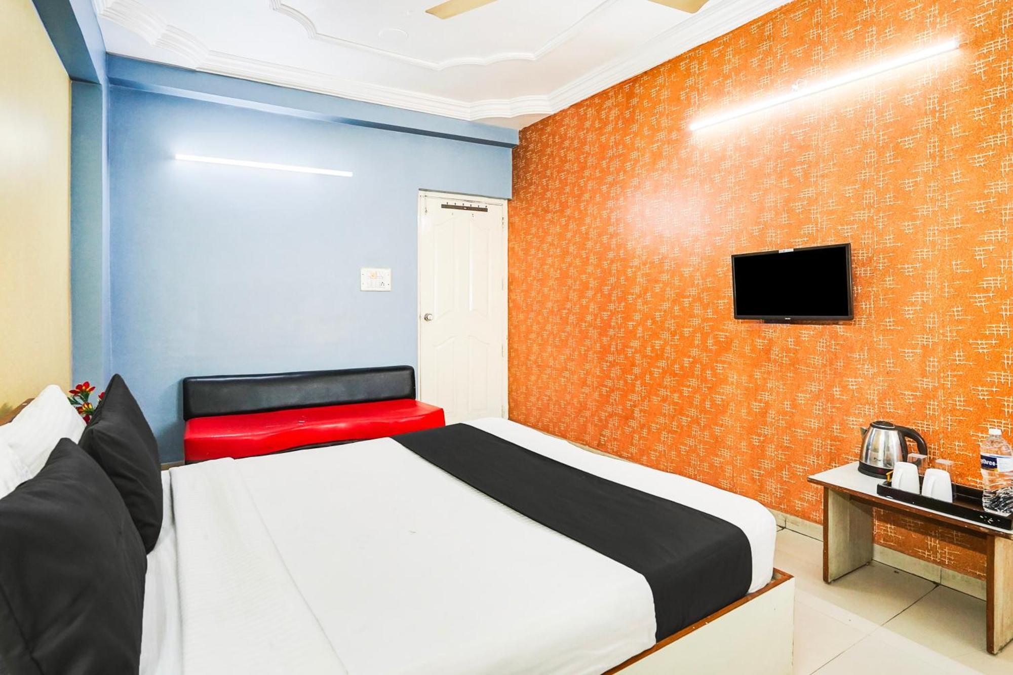 Hotel O Vibrant Residency Ahmedabad Exterior photo